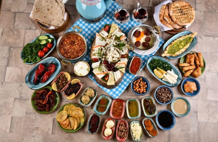 Yöresel Serpme Kahvaltı